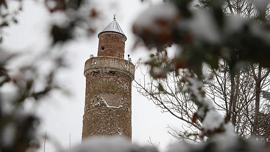 Bin 200 rakımlı Harput'ta kar güzelliği