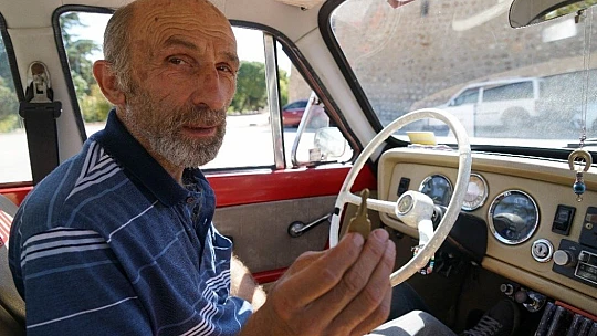 Bin TL'ye aldığı hurdadan muhteşem bir otomobil çıktı