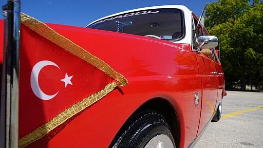 Bin TL'ye aldığı hurdadan muhteşem bir otomobil çıktı