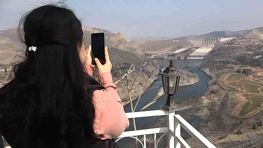 Binlerce insan bu ilçeye balık yemeye geliyor