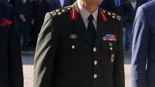 Bitlis'te düşen helikopterde 8. Kolordu Komutanı Korgeneral Osman Erbaş'da şehit oldu