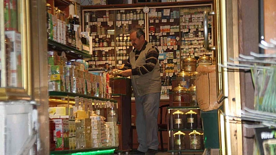 Bu aile 3 kuşaktır Elazığ'a şifa dağıtıyor