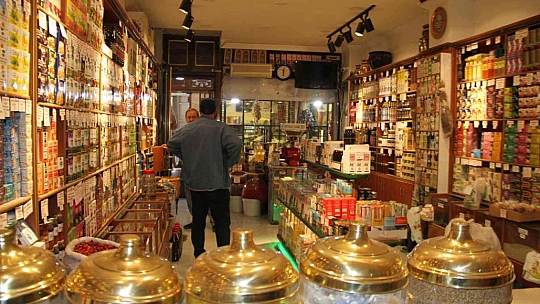 Bu aile 3 kuşaktır Elazığ'a şifa dağıtıyor