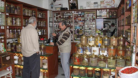 Bu aile 3 kuşaktır Elazığ'a şifa dağıtıyor