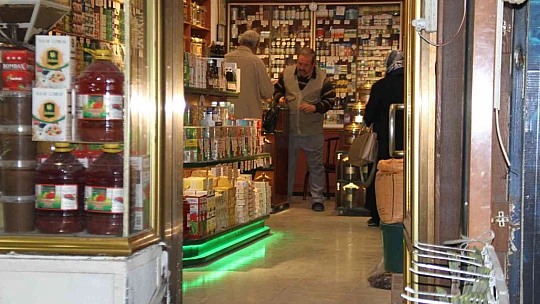 Bu aile 3 kuşaktır Elazığ'a şifa dağıtıyor