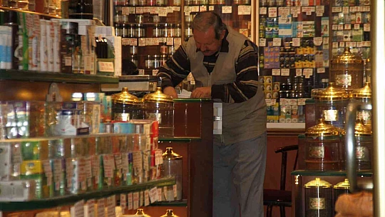 Bu aile 3 kuşaktır Elazığ'a şifa dağıtıyor