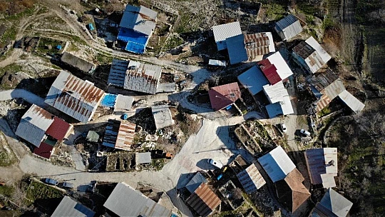 Bu köy, 3 ilin ortasında ama telefonlar çekmiyor