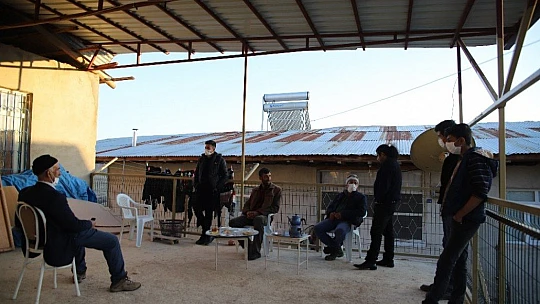 Bu köy, 3 ilin ortasında ama telefonlar çekmiyor