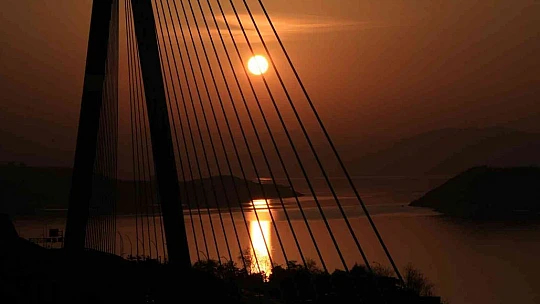 Çelik miktarı ile Eyfel'e eşdeğer Kömürhan Köprüsü'nde günbatımı güzelliği