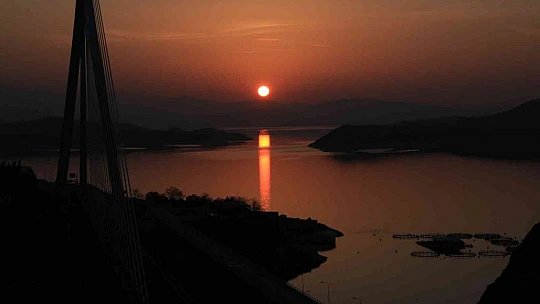 Çelik miktarı ile Eyfel'e eşdeğer Kömürhan Köprüsü'nde günbatımı güzelliği