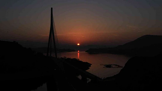 Çelik miktarı ile Eyfel'e eşdeğer Kömürhan Köprüsü'nde günbatımı güzelliği