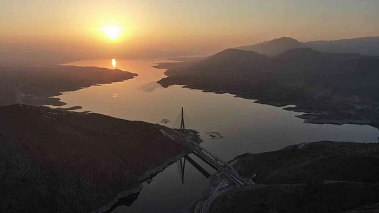 Çelik miktarı ile Eyfel'e eşdeğer Kömürhan Köprüsü'nde günbatımı güzelliği