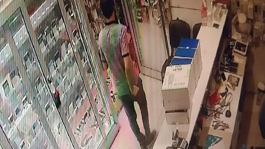 Cep telefonu hırsızı yakalandı