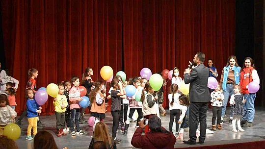 Çocuklarda sağlıklı beslenme ve spor konferansı
