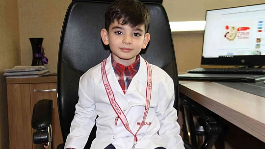 Çok sevdiği Medical Park Hastanesinde bir günlüğüne başhekim oldu