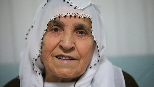 Cumhurbaşkanı Erdoğan'a sevgisiyle dikkat çeken Rabia nine, o anları anlattı