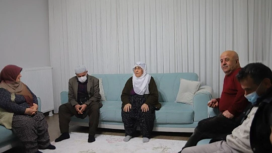Cumhurbaşkanı Erdoğan'a sevgisiyle dikkat çeken Rabia nine, o anları anlattı