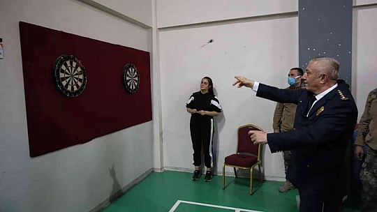 Dart turnuvası Polis Haftası için düzenlendi