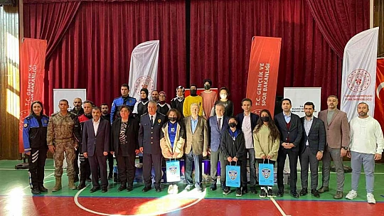 Dart turnuvası Polis Haftası için düzenlendi