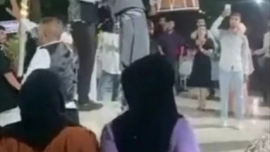 Davulcu sünnet düğününde kendinden geçti