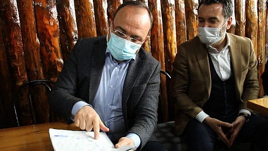 Denetime çıkan Vali, hem çay borçlarını ödedi, hem de gözleme yaptı