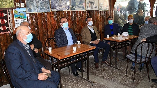 Denetime çıkan Vali, hem çay borçlarını ödedi, hem de gözleme yaptı