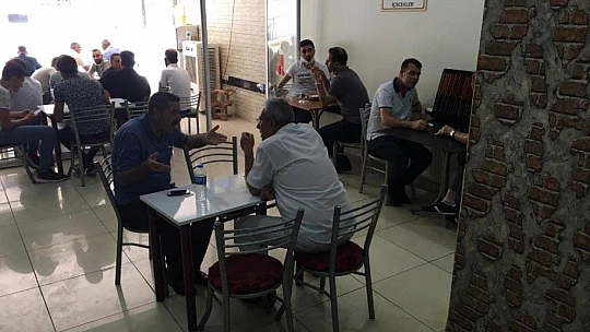 Deprem anı Elazığ'da kameralara yansıdı