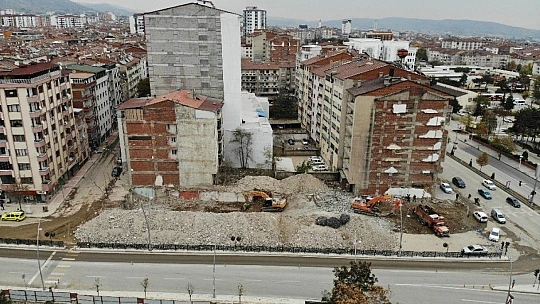 Deprem bölgesi Elazığ'da kısıtlamayla yıkımlar hız kazandı