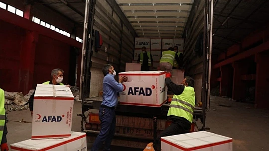 Deprem bölgesi Elazığ'dan İzmir'e 3 tır yardım daha