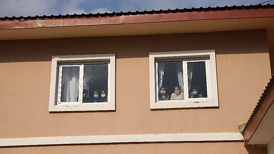 Deprem ve pandeminin etkilediği Elazığ'ın köy okullarında ilk ders heyecanı