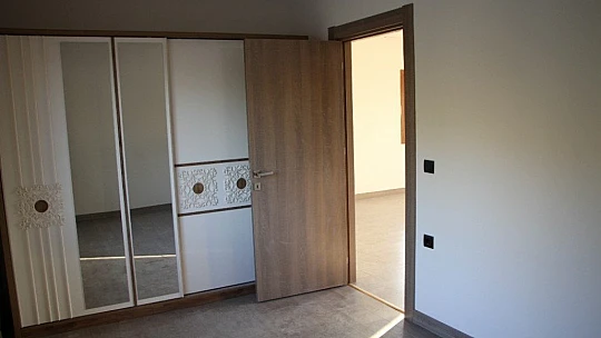 Depreme karşı yapılan çelik evler yükseliyor