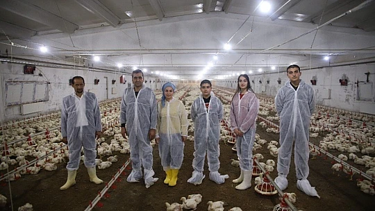 Devletten aldığı destekle çiftlik sahibi oldu, şimdi ailece çalışıyorlar