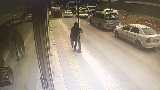Direğe çarpma anı ile gündeme gelmişti, o anları anlattı: 'Direğe çarptıktan sonra 2 dakika falan dengemi kaybettim'