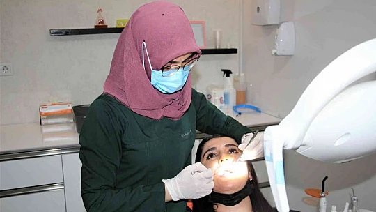 Diş hekimi Ayşenur Çam: 'Ramazan ayında da dişler günde iki kez fırçalanmalı'