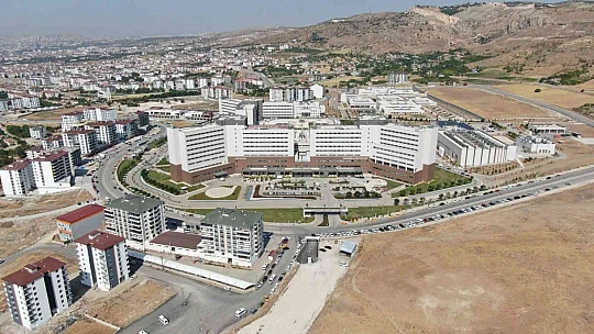 Doğu ve Güneydoğu Anadolu Bölgesi'nin tek şehir hastanesi, 9 ayda 1 milyondan fazla hastaya şifa dağıttı