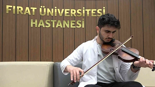 Doktor ve öğrencilerin 'Korosu' şiddete karşı sağlıkçıların sesi oldu