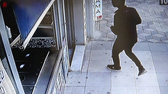 Dondurmacıda cep telefonu hırsızlığı kamerada