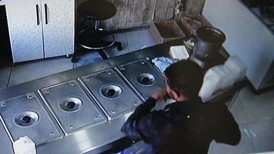 Dondurmacıda cep telefonu hırsızlığı kamerada