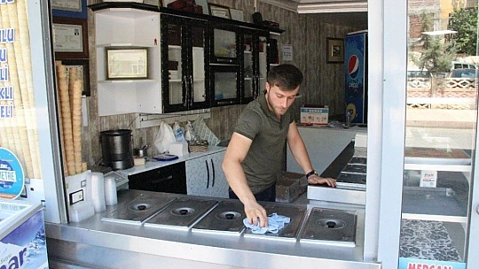 Dondurmacıda cep telefonu hırsızlığı kamerada