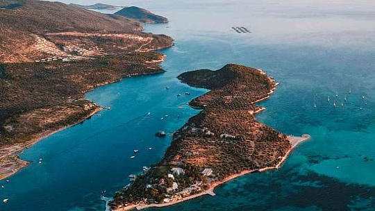 Droncu sınıf öğretmeninin  çektiği eşsiz görüntüler hayran bıraktı