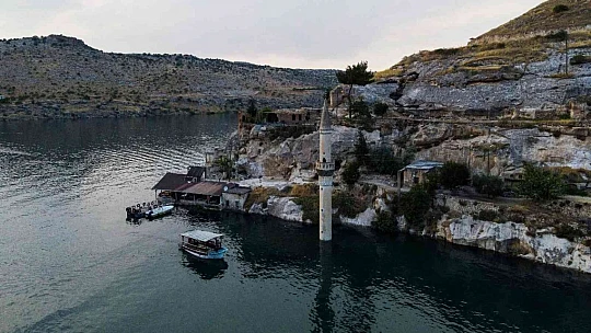 Droncu sınıf öğretmeninin  çektiği eşsiz görüntüler hayran bıraktı