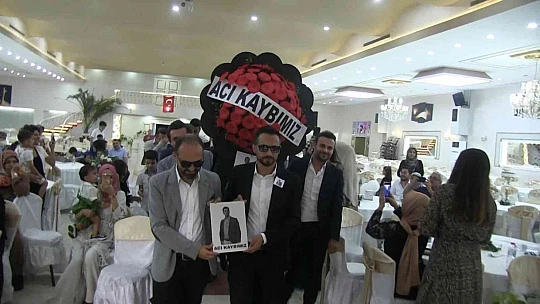 Düğünde damada cenaze töreni düzenlendi, davetliler büyük şaşkınlık yaşadı