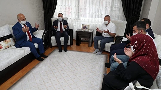 Vali Yırık, Şehit Ailesini Ziyaret Etti