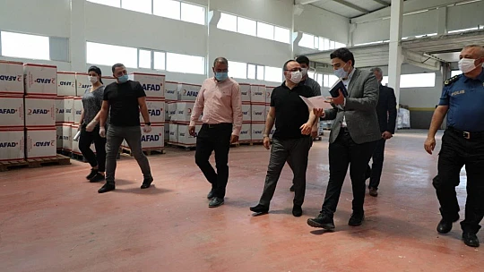 Yardım Kolileri Depremzedelere Dağıtıldı