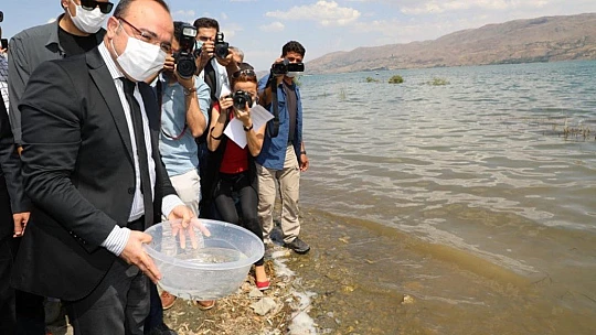 Vali Yırık: Hazar Gölümüz Bir Balık Gölü Olacak