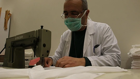 Şehir Hastanesinde maske ve dezenfektan üretimine başlandı