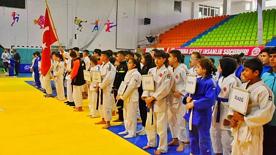 Elazığ 6 bin 552 sporcuyu ağırladı