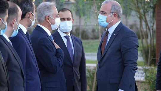 Elazığ'a atanan Vali Toraman görevine başladı