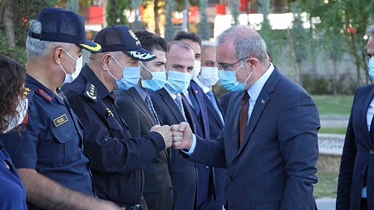 Elazığ'a atanan Vali Toraman görevine başladı