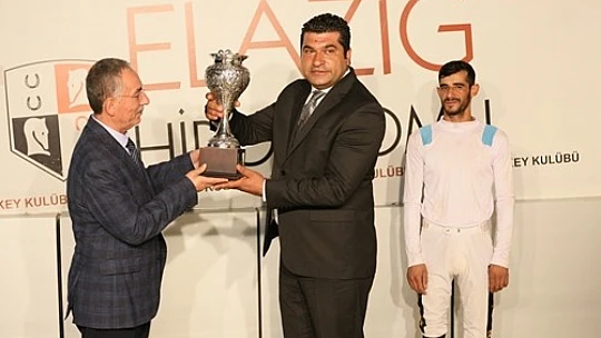 Elazığ Belediye Başkanlığı Koşusu Silver Cloud'un